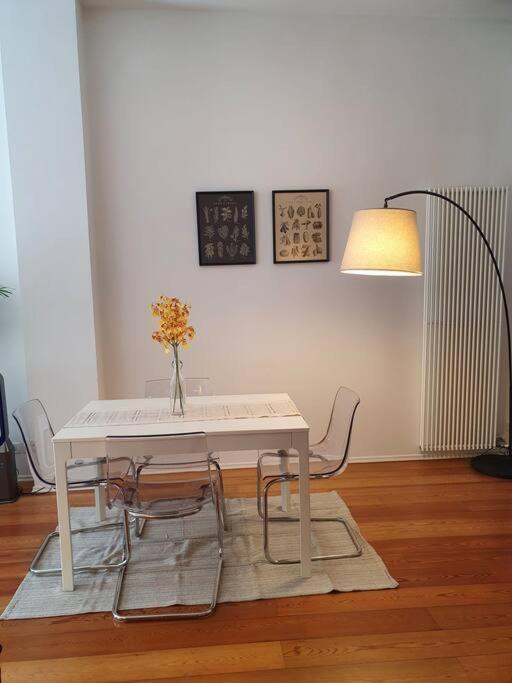 Daisy Apartment - City Center Специя Екстериор снимка